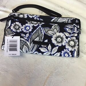 NWT RFID Front Zip wristlet